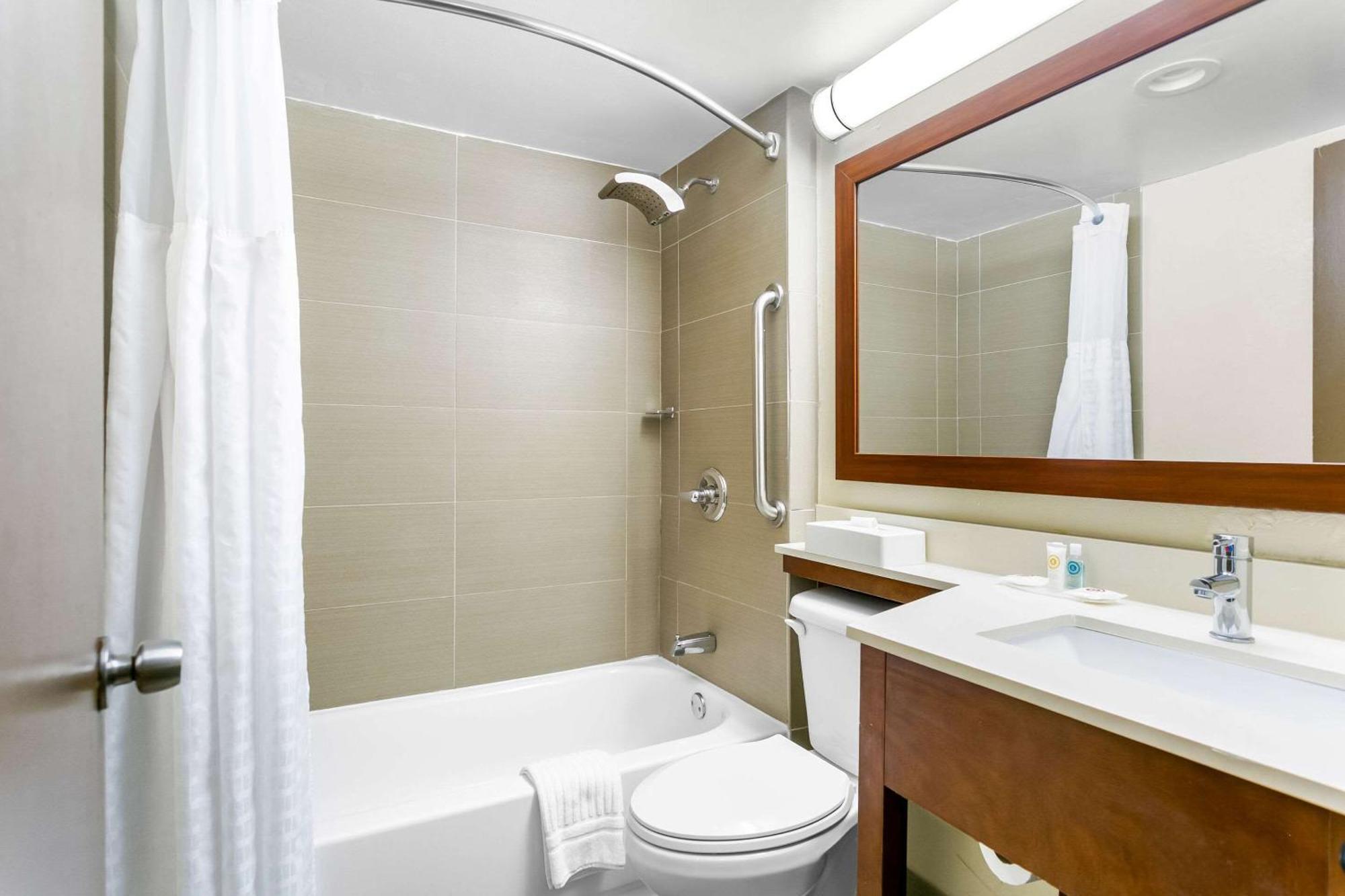 Comfort Inn Red Horse Frederick Exterior foto